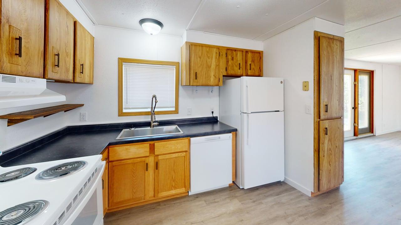 107 W Antelope St Kitchen