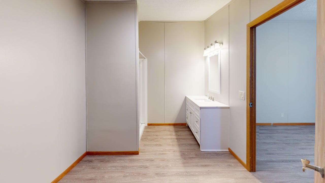 154 Northwest Ave Bathroom