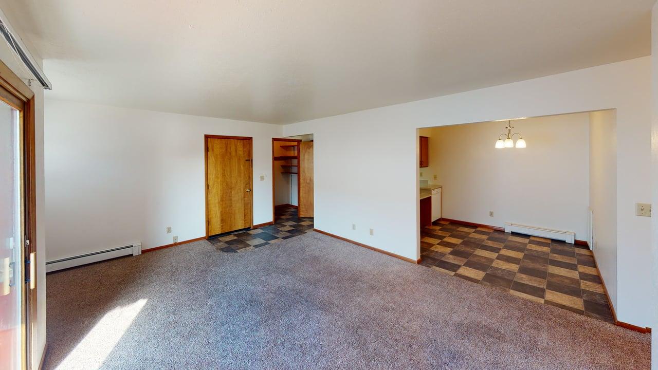 305 Ryan Dr 8 Unfurnished 3