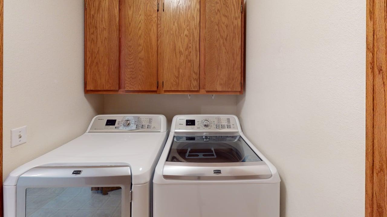 1525 S Washington St Laundry