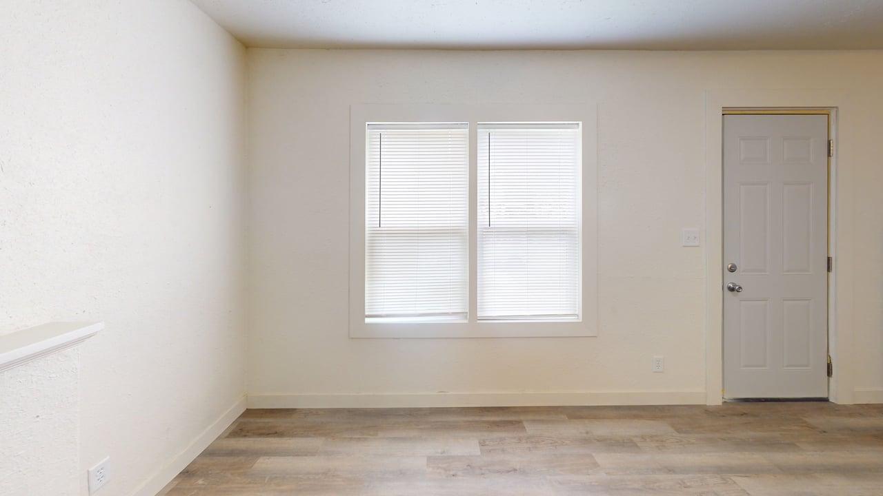 906 N Ninth St Living Room