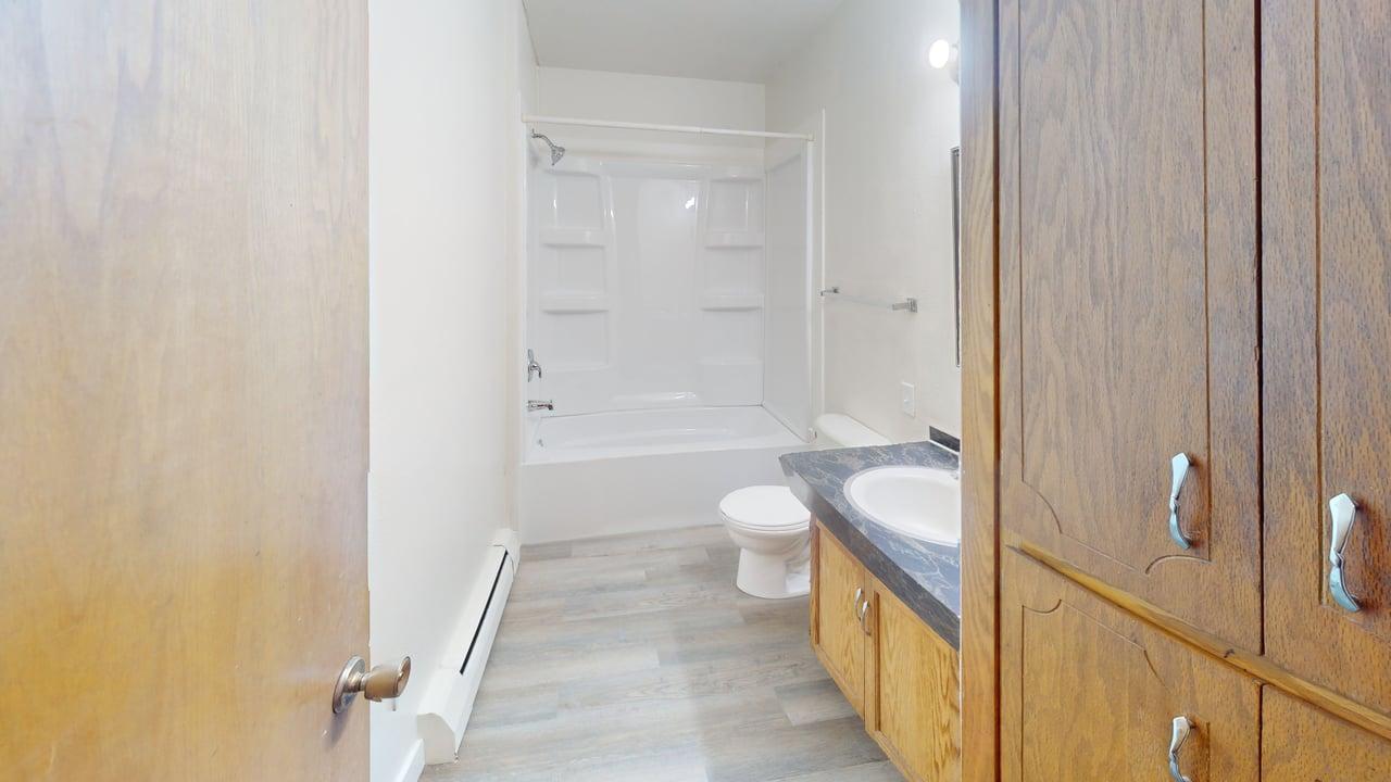1027 N 12th St 31 Bathroom