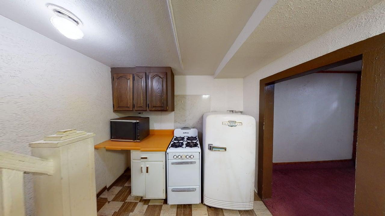 120 E Avenue B 06102022 110021