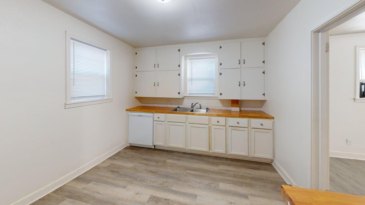 5145 E Ave E Kitchen