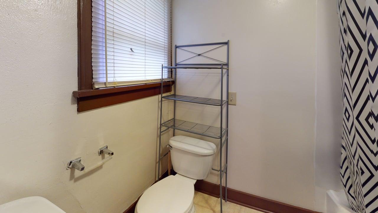 1510 E Thayer Ave 2 Bathroom