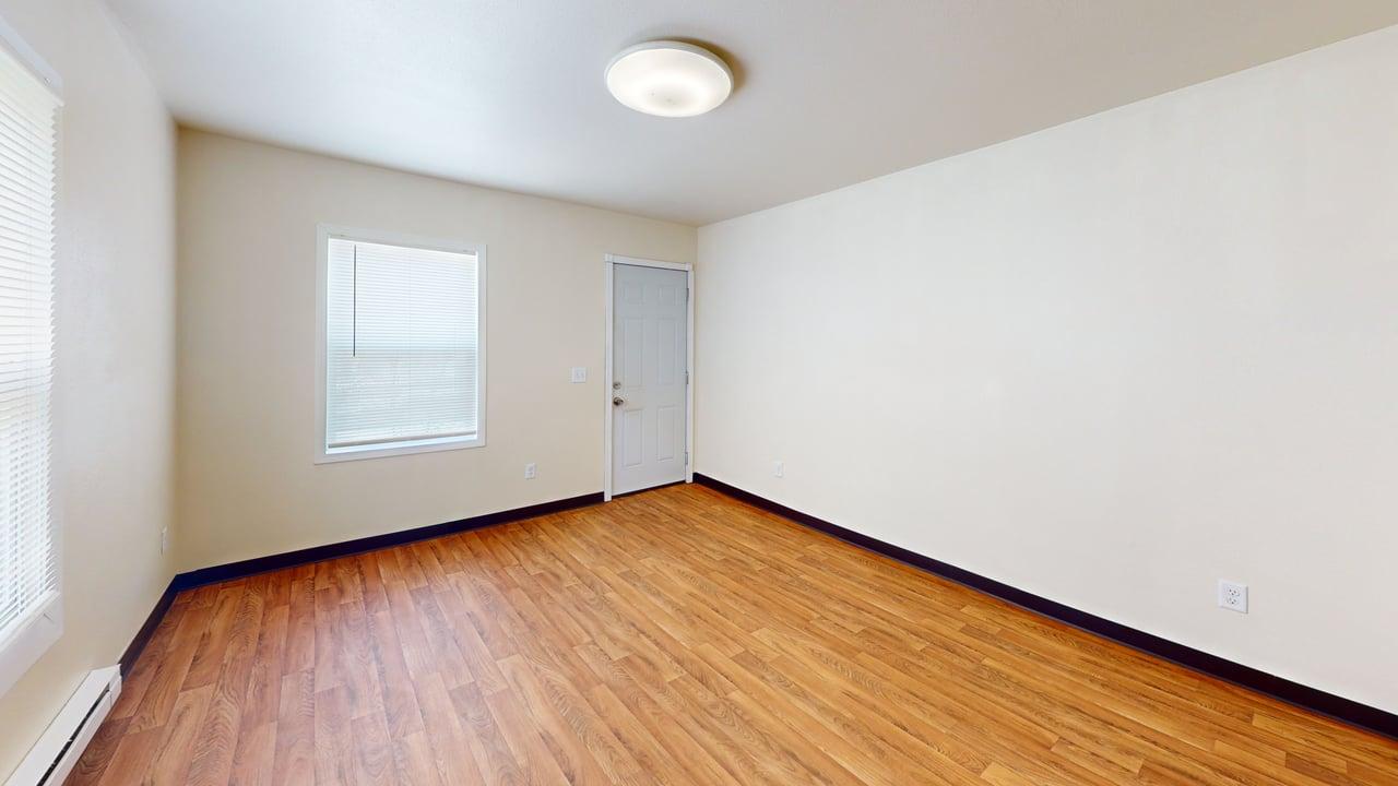 109 Ninth Ave Nw 2 Living Room 1