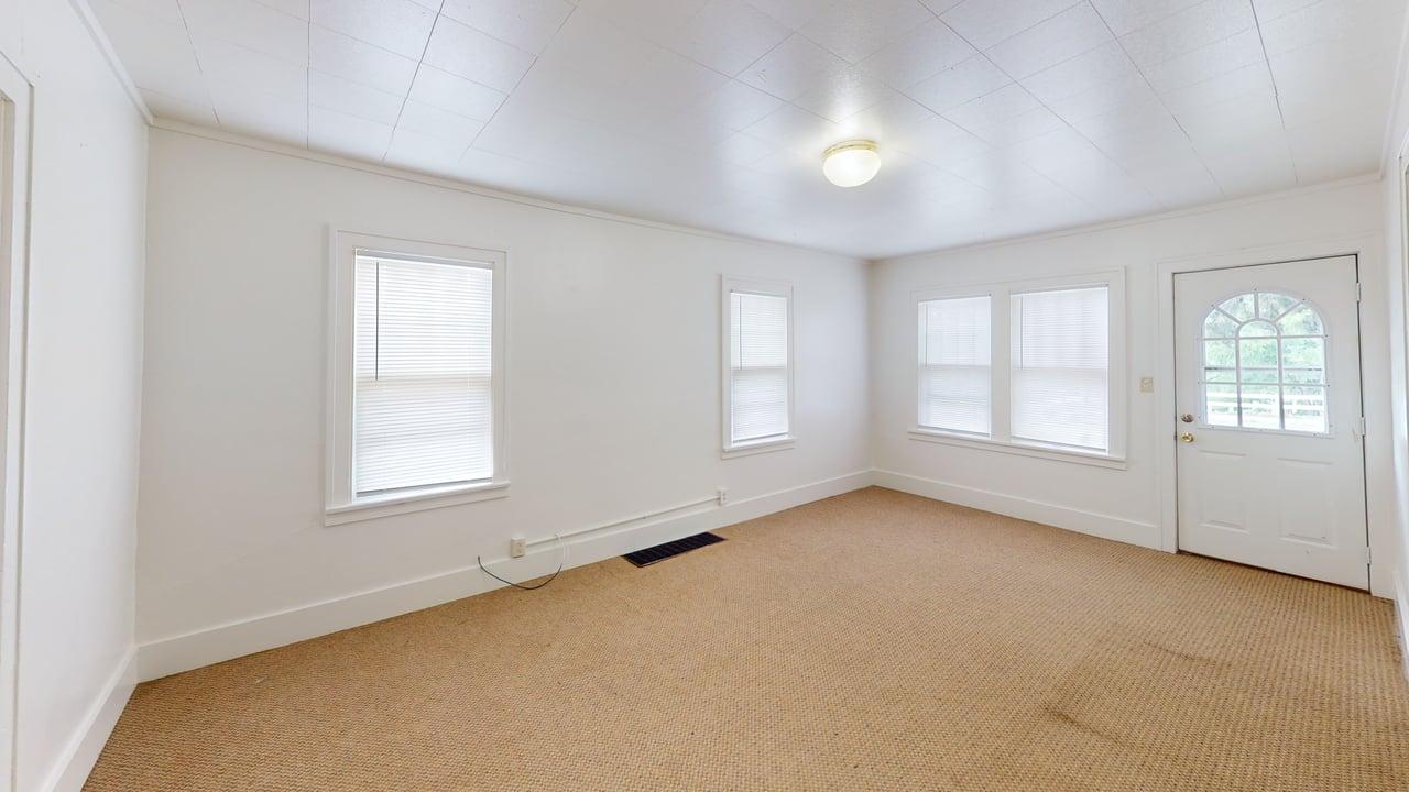213 N Washington St Bedroom