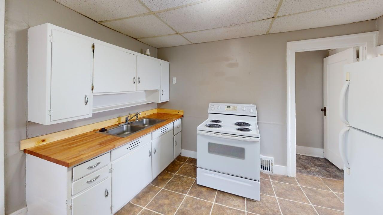 4135 W Thayer Ave Kitchen