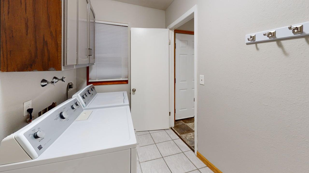 610 S 12th St Laundry