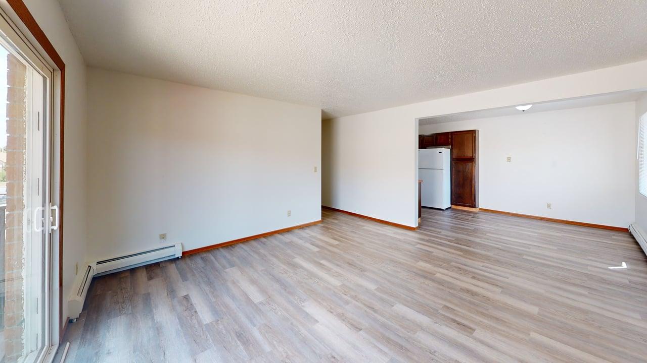 1100 Pleasant St 7 Living Room 1