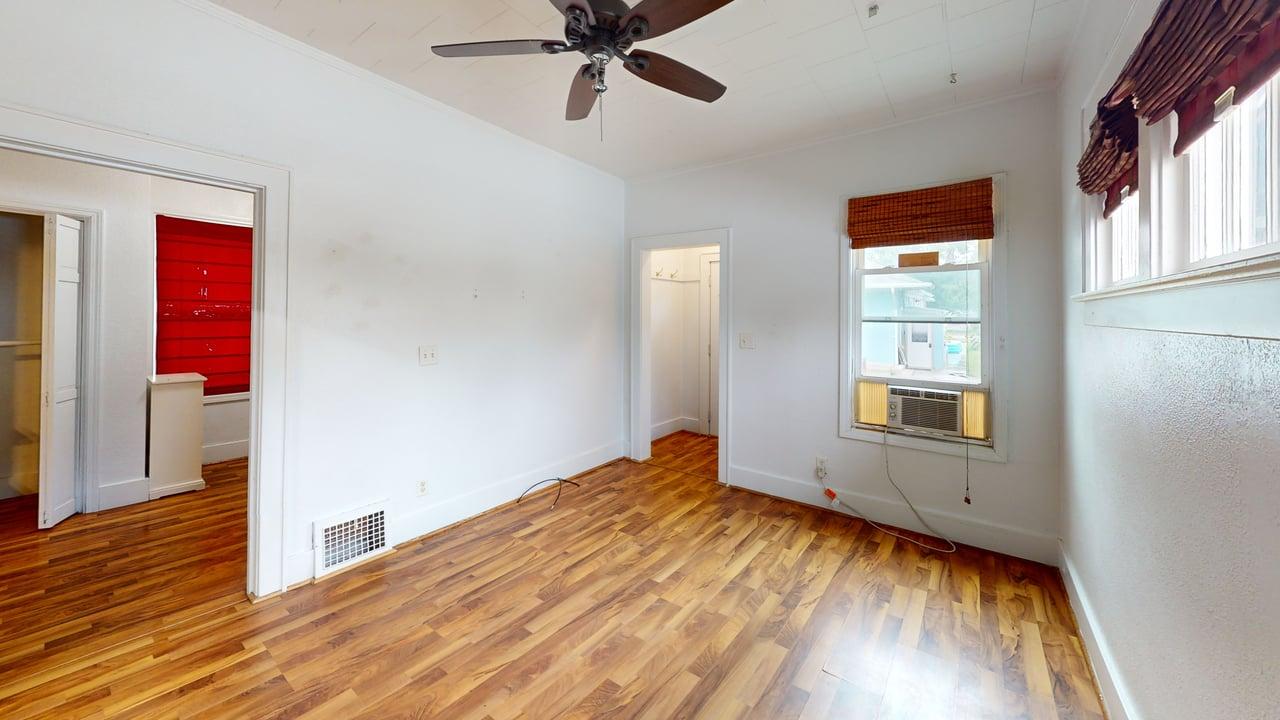 2055 Third Ave Ne Bedroom 3