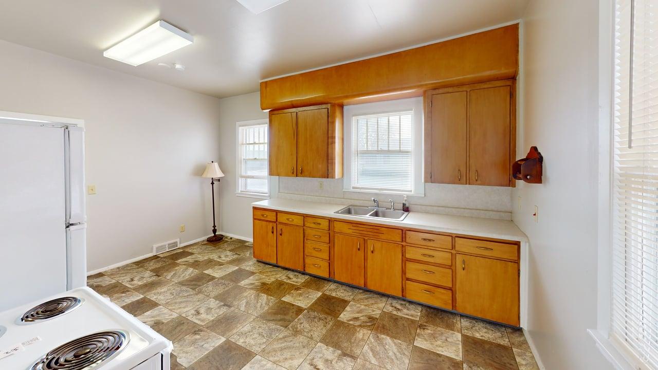 302 N 15th St Kitchen