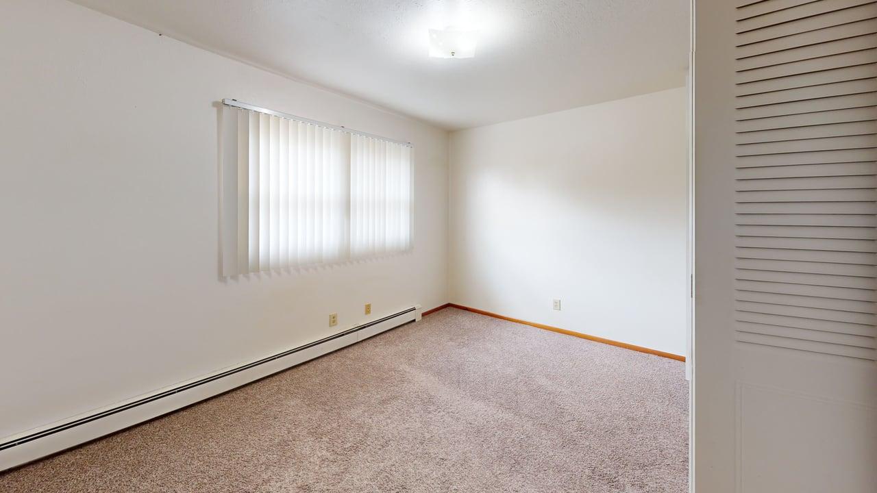305 Ryan Dr 10 Bedroom