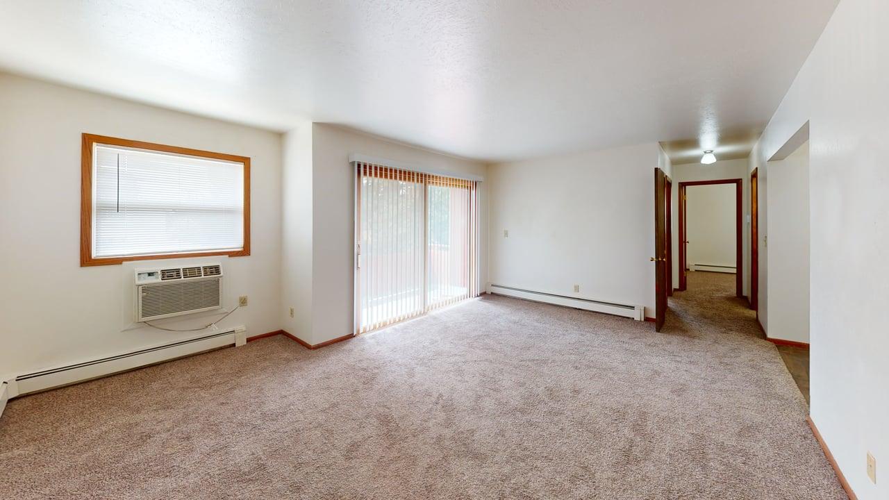 305 Ryan Dr 10 Living Room