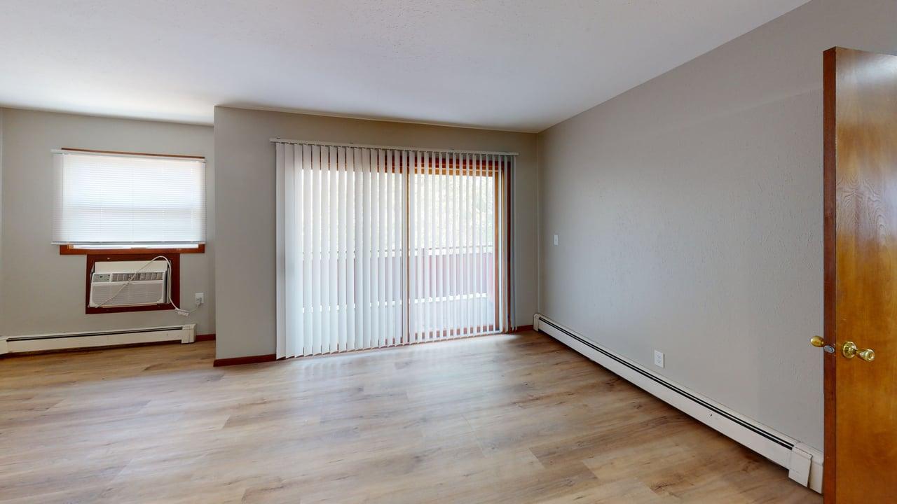 305 Ryan Dr 11 Living Room 1