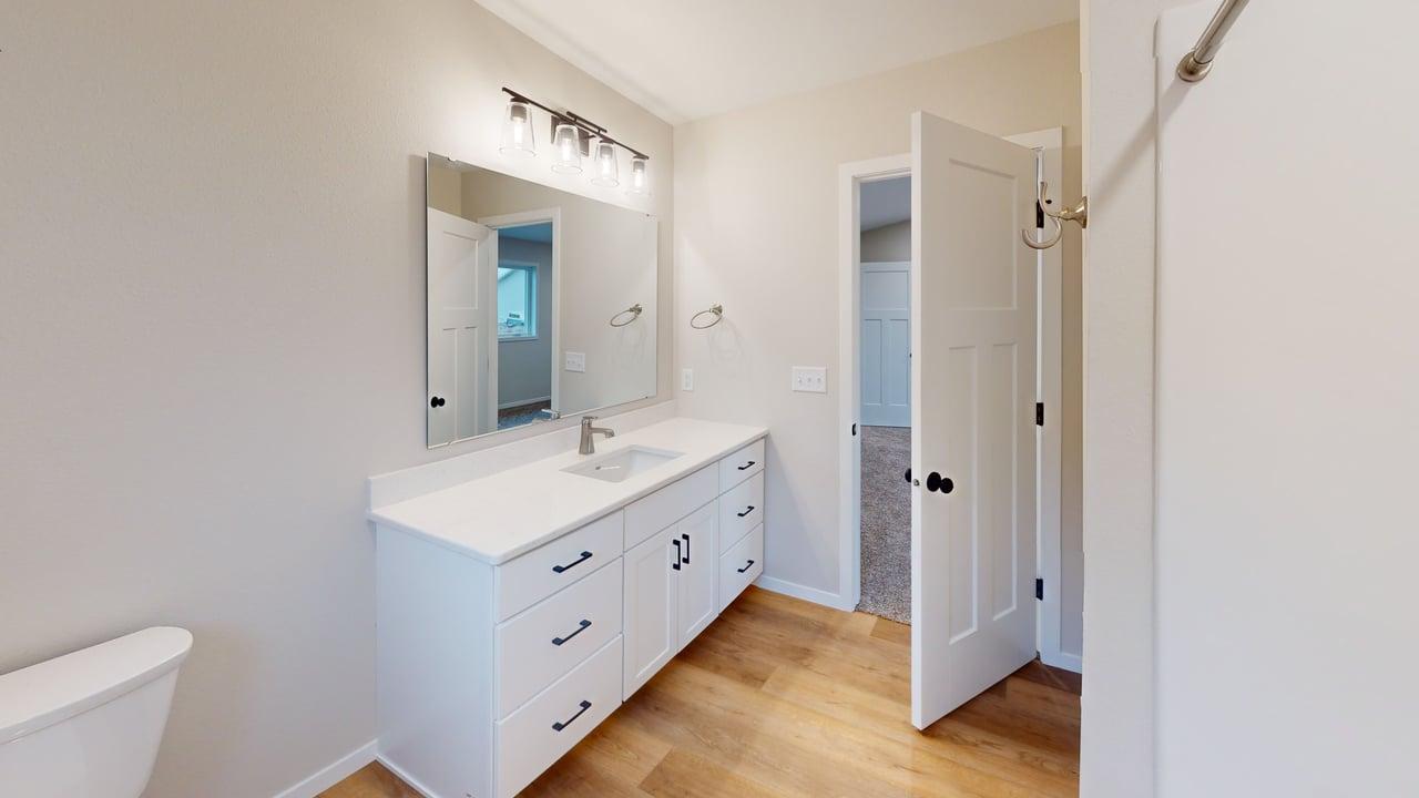 5220 Welder Ave Bathroom 2