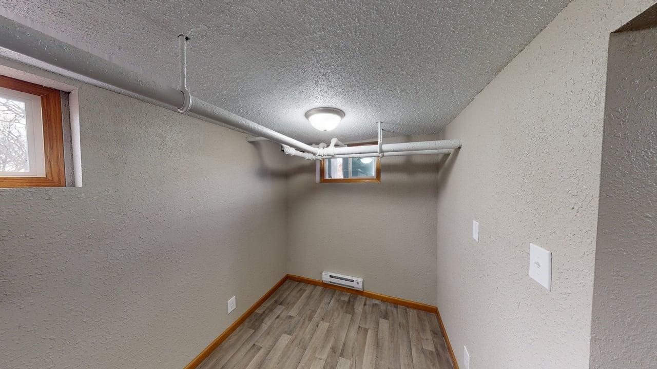 803 N Sixth St 1 11182020 092012