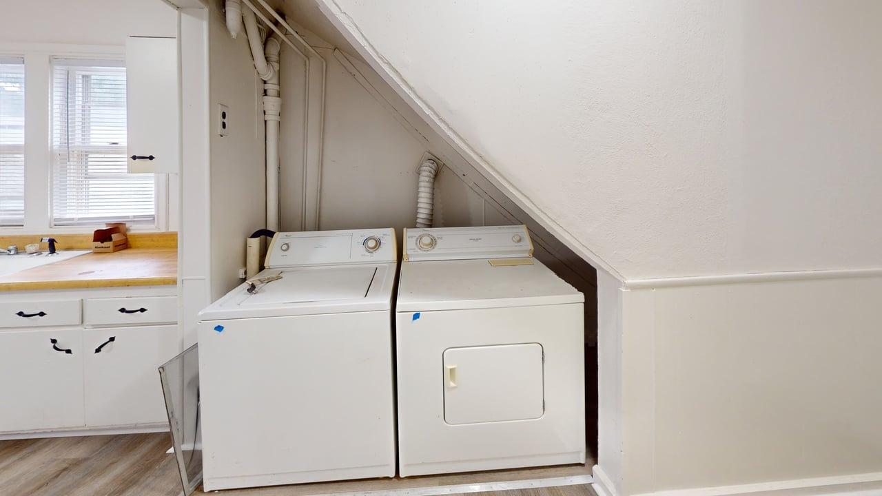 815 N 16th St Laundry
